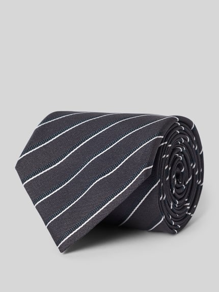 Produktfoto, dunkelblaue Krawatte aus reiner Seide Modell 'H-Tie 8 CM-ONE' von BOSS mit weißen Streifen auf grauem Hintergrund