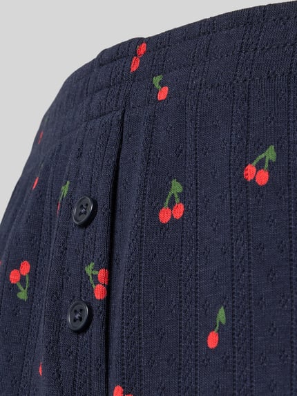 Produktfoto, Pyjama-Shorts im Allover-Look van Jake*s Casual van puur katoen met regular fit, elastische band en knopen, donkerblauw met klein kersenmotief, reliëfstructuur