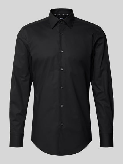 Produktfoto, Slim Fit Businesshemd aus Popeline mit Stretch-Anteil von BOSS, schwarzer Baumwoll-Elasthan-Mix, Kentkragen, durchgehende Knopfleiste, Sportmanschetten, abgerundeter Saum, Easycare, Rückenlänge 76 cm, Schulterbreite 47 cm, Ärmellänge 67 cm