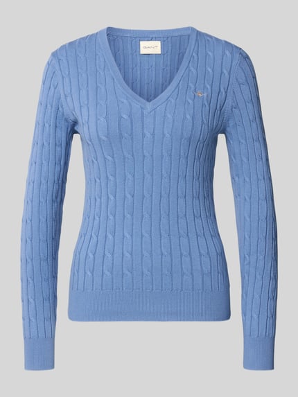 Produktfoto, Strickpullover mit Zopfmuster und Label-Stitching von Gant in Blau, Baumwoll-Mix mit Stretch-Anteil, Slim Fit, V-Ausschnitt