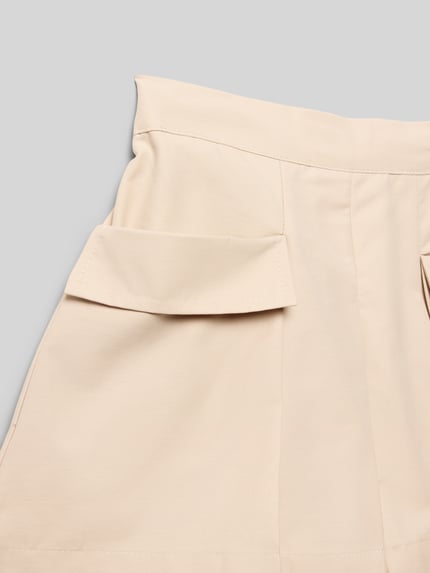 Produktfoto, Skort aus Baumwoll-Mix mit elastischem Bund von Mayoral, beige Farbe, A-Linie, Pattentasche, glatte Textur