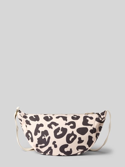 Produktfoto, Fanny Pack mit Logo-Detail von Studio Noos, zwierzęcy nadruk na całej powierzchni, Główna przegroda z zamkiem błyskawicznym, regulowany pasek na ramię, detal z logo, Szerokość w rozmiarze 1: 40 cm, Długość w rozmiarze 1: 20 cm, Głębokość w rozmiarze 1: 11 cm, długość paska: 65 cm