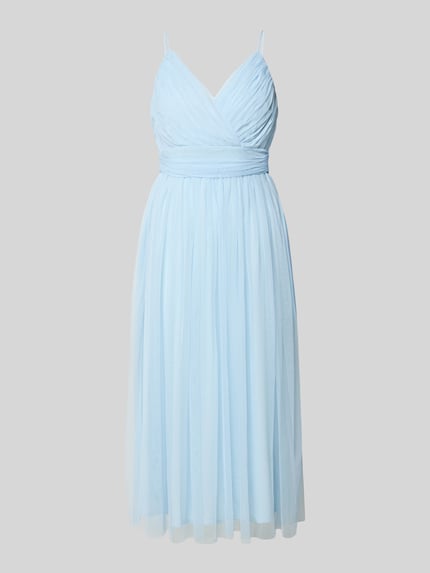Produktfoto, Cocktailkleid mit Spaghettiträgern von LACE & BEADS in hellblauem Chiffon, taillierter Midikleid-Schnitt, V-Ausschnitt, feine Stoffstruktur