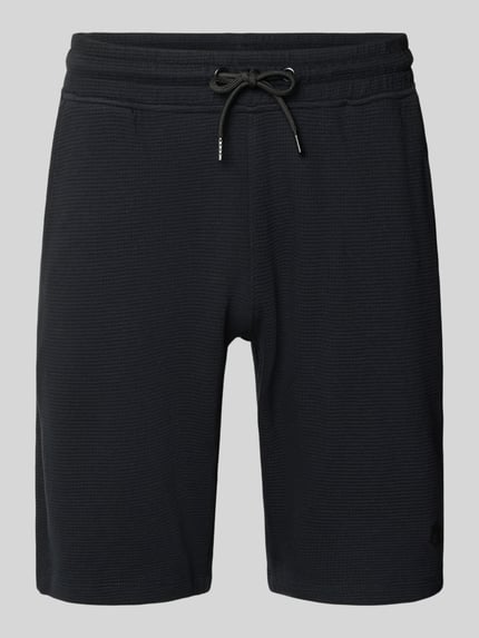 Produktfoto, Straight Fit Shorts mit Logo-Stitching Modell 'Fillip' von Blend aus Reine Baumwolle, schwarz mit Strukturmuster, Eingrifftaschen, Gesäßtaschen, elastischer Bund mit Tunnelzug, bei Größe M Bundweite 39 cm und Innenbeinlänge 26 cm