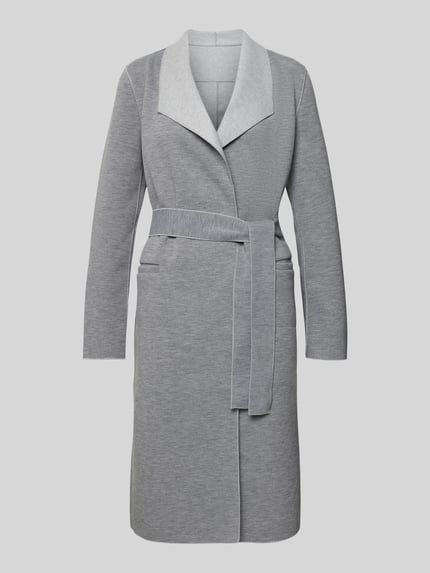 Produktfoto, Relaxed Fit Mantel mit Viskose-Anteil Modell 'Juice' von Vila, grau mit Schalkragen, Stoffgürtel, taillierte Passform, glatte Textur