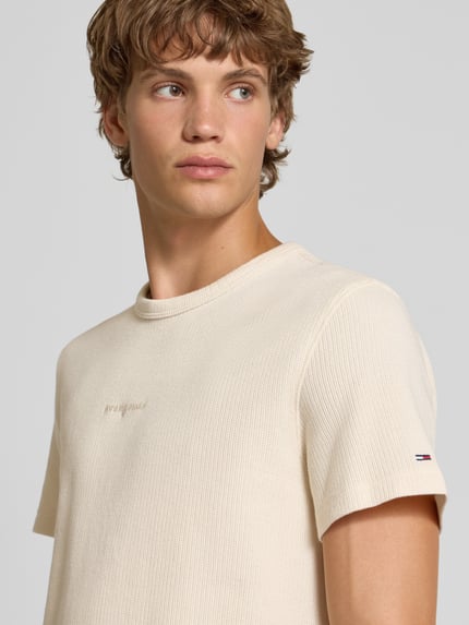 Tommy Jeans Slim Fit T-Shirt mit Strukturmuster Sand 3
