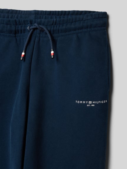 Tommy Hilfiger Teens Spodnie dresowe o kroju regular fit z nadrukiem z logo Granatowy 2