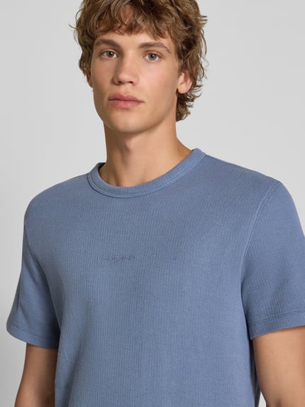 Tommy Jeans T-shirt o kroju slim fit ze strukturalnym wzorem Jeansowy niebieski 3