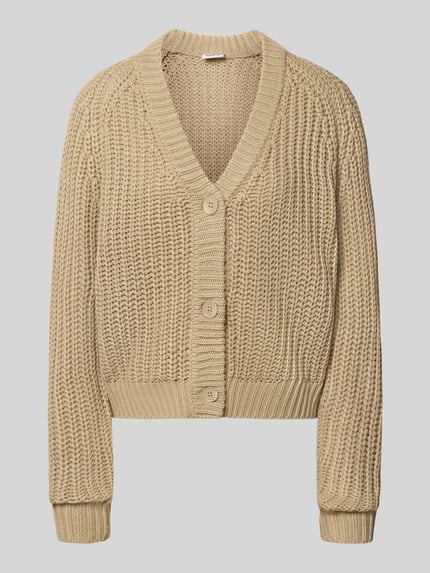 Produktfoto, Relaxed Fit Cardigan in Strick-Optik Modell 'CHARLIE' von NOISY MAY®, beige Farbe, grobe Strickstruktur, V-Ausschnitt, drei Knöpfe, Damen Cardigan, Rückenteil etwa 30 cm, Ärmel etwa 70 cm