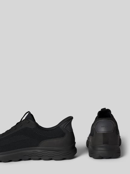 Produktfoto, Slip-on-Sneaker mit profilierter Sohle Modell 'SPHERICA' von Geox, Schwarz, Abgerundete-Spitze, Mesh-Optik, Schlupfform, Absatzhöhe: 5 cm, Schafthöhe: 8 cm, Schaftweite: 7 cm, Herren, strukturierte Oberfläche.