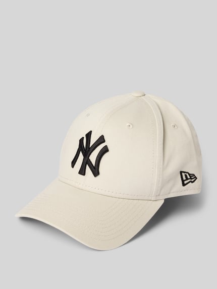 New Era Czapka z daszkiem i wyhaftowanym motywem model ‘LEAGUE ESSENTIAL 9FORTY’ Écru 1