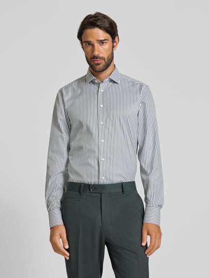 OLYMP SIGNATURE Slim Fit Freizeithemd mit Kentkragen Modell 'Namur' Oliv 4