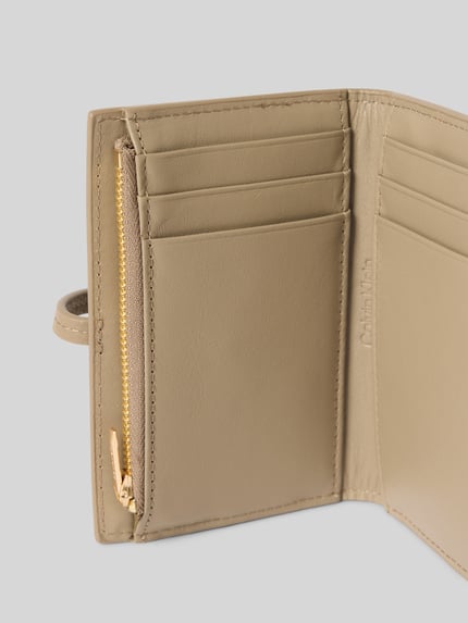 CK Calvin Klein Portemonnee met lussluiting Model 'PEBBLE' Beige - 3