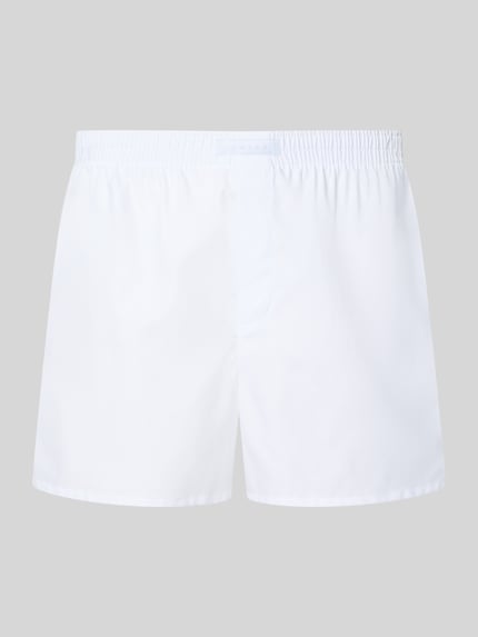 Produktfoto, weiße Boxershorts mit elastischem Bund und Label-Patch Modell 'Daily' von FALKE, reine Baumwolle, Loose Fit, glatte Textur