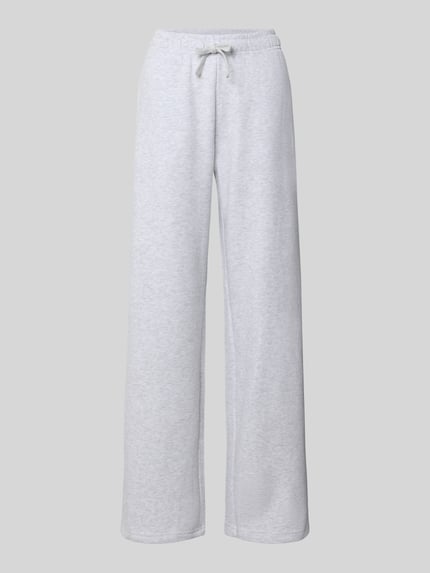 Produktfoto, graue Regular Fit Sweathosemit Baumwoll-Anteil Modell 'BEST' von ONLY, glatte Oberfläche mit geradem Bein, Damen Sweathose von ONLY