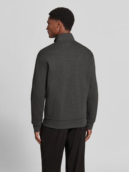 Mannelijk model draagt Relaxed Fit Sweatjacke aus Baumwoll-Mix van Polo Ralph Lauren in antracietgrijs, Heren sweatjack, volledig van achteren