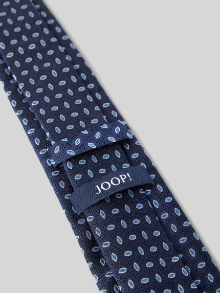 Produktfoto, Seidenkrawatte mit Strukturmuster (7 cm) von JOOP! Collection in Dunkelblau mit Allover-Muster, reine Seide, Detailaufnahme.