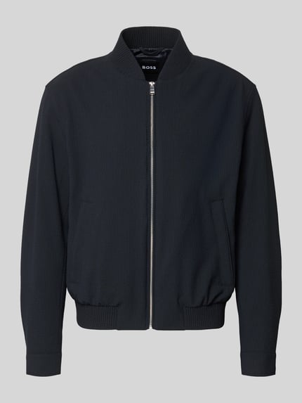 Produktfoto, Regular Fit Blouson mit Baseball-Kragen Modell 'H-COMBO' von BOSS aus dunkelblau gestreiftem Seersucker mit Reißverschluss und Metall-Label.