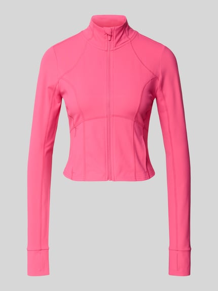 Produktfoto, leuchtend pinke Slim Fit Jacke mit Stehkragen Modell 'Storm' von Fabletics, glatte Textur, cropped, Daumenschlaufen