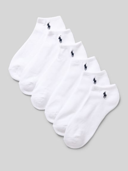 Produktfoto, weiße Füsslinge aus Baumwoll-Mix im 6er-Pack von Polo Ralph Lauren Underwear auf grauem Hintergrund, glatte Textur
