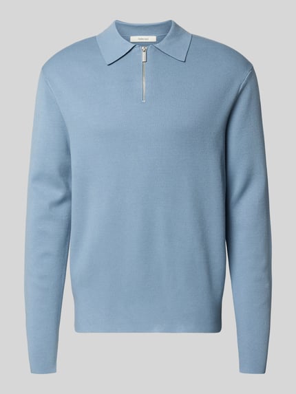 Produktfoto, Relaxed Fit Pullover aus Viskose-Mix Modell 'TELLER' von SELECTED HOMME, unifarben hellblau, Feinstrick mit Polokragen und Zipper.