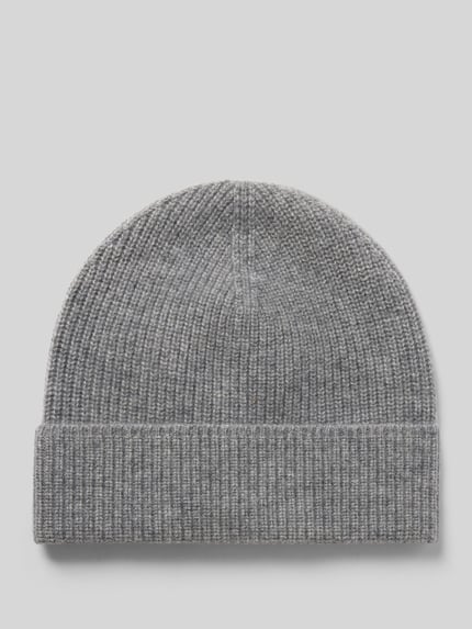Produktfoto, Strickmütze aus reinem Kaschmir mit breitem Umschlag von Christian Berg Woman in Grau, feine Rippstruktur, weich texturiert.