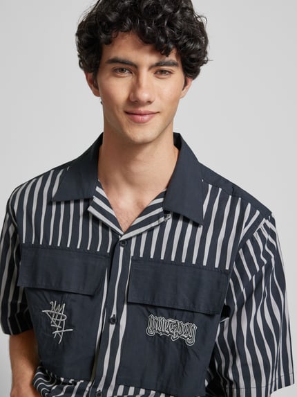 Multiply Apparel Oversized Freizeithemd mit Brusttaschen Black 3
