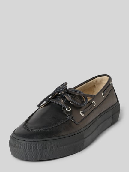 Produktfoto, loafers mit Gummisohle Modell 'CPH177' von Copenhagen, zaokrąglony nosek, sznurowane, czarna podeszwa, skóra, widoczna faktura
