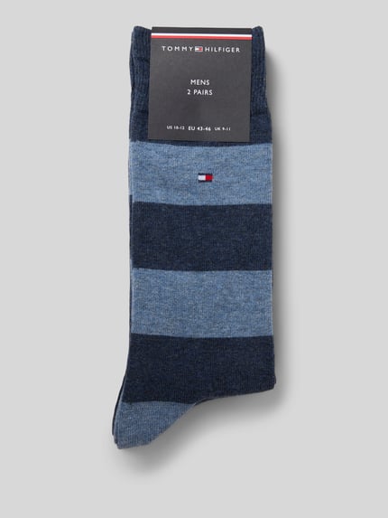 Produktfoto, Socken im 2er-Pack von Tommy Hilfiger aus Baumwoll-Mix in Blau mit Streifen und Logo-Stickerei, wadenlang, unterschiedliche Farben