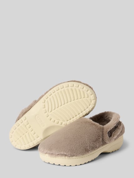 Crocs Klapki ze sztucznego futra Camel 4
