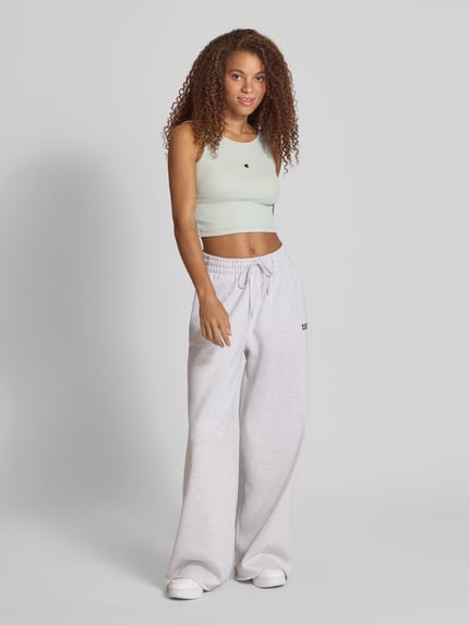 Champion Fitted Fit Crop Top mit Label-Stitching Schilf 1