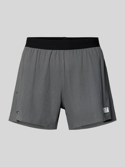 Produktfoto, Relaxed Fit Shorts mit integriertem Slip von EA7 Emporio Armani, graues Strukturmuster, elastischer Bund, Logo-Patch vorn