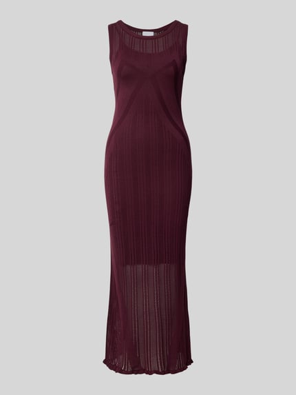 Produktfoto, Strickkleid mit Rundhalsausschnitt von Jake*s Collection, mieszanka bawełny i modalu, prosty krój, sukienka midi, długość tyłu w rozmiarze S: 123 cm, szerokość w rozmiarze S: 36 cm, kolor bordowy, wzór ażurowy, faktura miękka