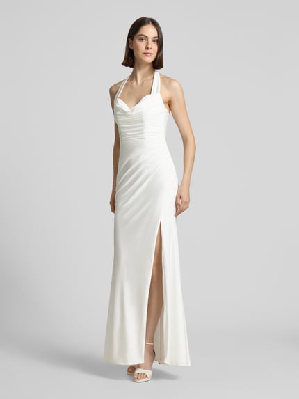Kobiece modelka nosi Brautkleid mit Raffungen von Luxuar, biel, marszczenia, krój slim fit, rozporek, wiązanie na szyi, długość tyłu w rozmiarze 36: 125 cm, szerokość klatki piersiowej w rozmiarze 36: 26 cm, zdjęcie całej sylwetki z przodu.