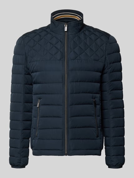 Produktfoto, Steppjacke mit Stehkragen und Reißverschlusstaschen von Christian Berg Men in Dunkelblau, Rauten- und Quersteppmuster, glatte Struktur