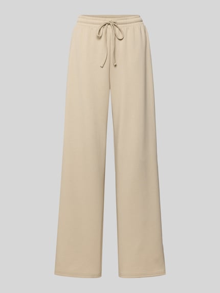 Produktfoto, Regular Fit Sweatpants mit Viskose-Anteil Modell 'TALIA' von Pieces in Beige, unifarben, elastischer Bund, seitliche Eingrifftaschen, Sweat-Material.