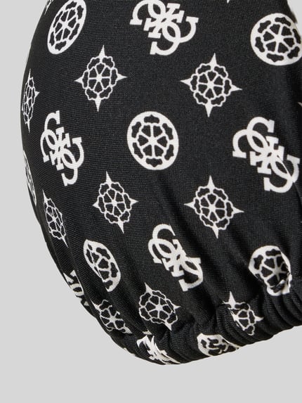 Produktfoto, Bikini-Oberteil in Triangel-Form Modell 'SOLEIL' von Guess, Schwarz mit weißen Logos, Material-Mix mit Stretch-Anteil, detailreiche Nahaufnahme.