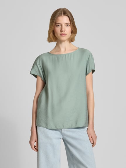 Frauenmodel trägt Regular Fit T-Shirt aus Viskose-Mix von Betty Barclay in Mint mit Rundhalsausschnitt, Kurzärmelig, Ganzkörperansicht von vorne. Rückenlänge bei Größe 36: 60 cm, Ärmellänge bei Größe 36: 13 cm, Damen T-Shirt.