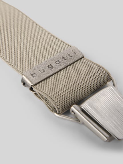 Produktfoto, Hosenträger in X-Form von bugatti, unifarbenes elastisches Gewebe, Metall-Clips, Label-Schriftzug, Nahaufnahme Detail