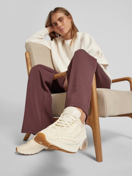 Tory Burch Sneakersy z fakturowanym wzorem Écru 1