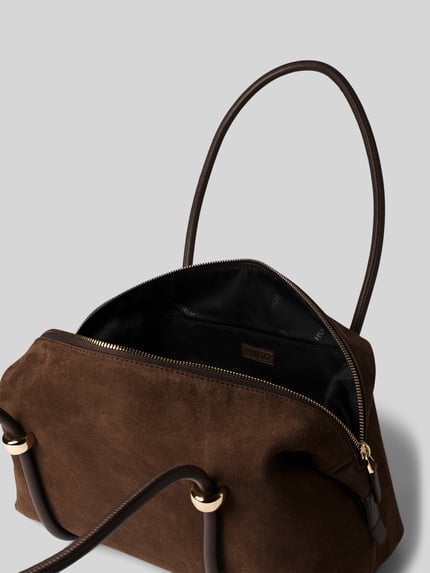 Produktfoto, Henkeltasche mit umlaufendem Reißverschluss von HUGO in dunklem Braun mit Logo-Detail und metallischen Akzenten, Kunstleder mit Veloursleder- und Glattleder-Oberfläche, rechteckige Form, Hauptfach und Tragehenkel, unifarbene Optik