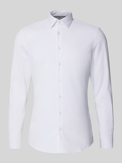 Produktfoto, weißes Super Slim Fit Business-Hemd mit Knopfleiste von Jake*s im Material-Mix mit Stretch-Anteil, Kentkragen, glatte Textur.