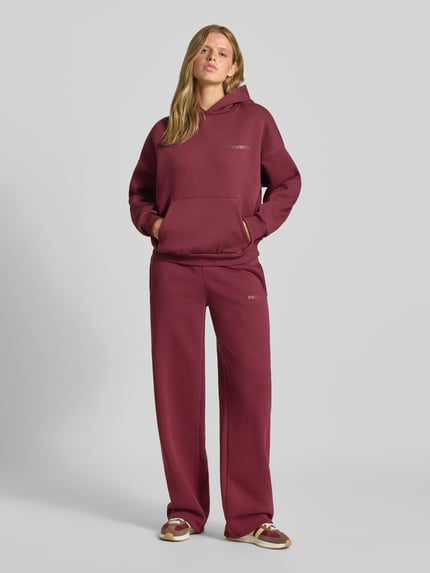 REVIEW Straight Fit Sweatpants aus Baumwoll-Mix mit Label-Detail Bordeaux 1