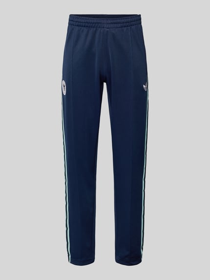 adidas Originals Spodnie dresowe o kroju regular fit z klubową aplikacją z logo model 'BLNACO' Granatowy 2