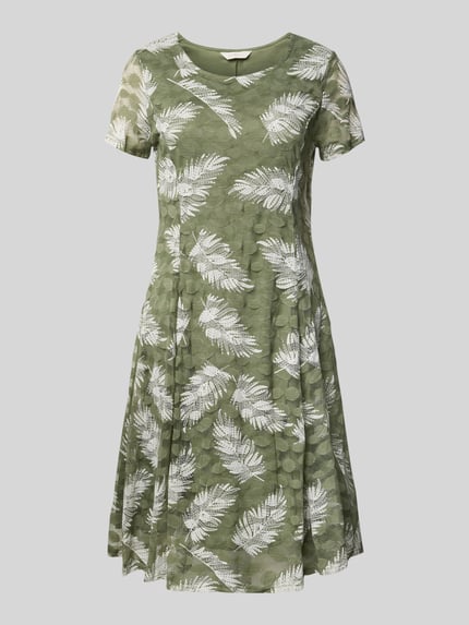 Produktfoto, Knielanges Kleid mit Rundhalsausschnitt van Apricot, groene materiaalmix met stretch, a-lijn, bladmotief, onderjurk, knielengte