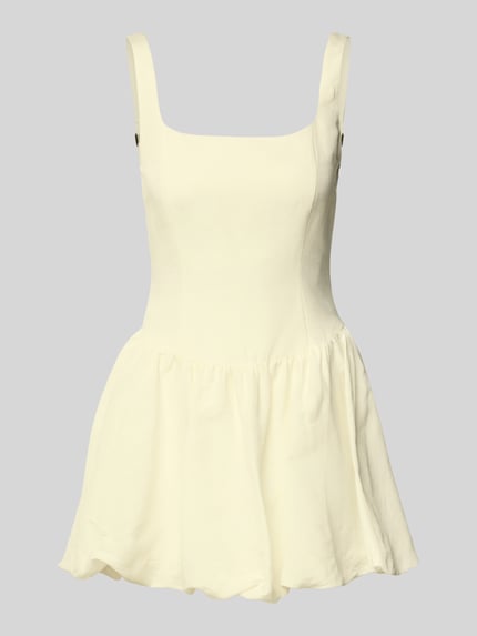 Produktfoto, Cocktailkleid aus Leinen-Mix mit Smok-Details Modell 'Heidi' von Forever New, Damen Minikleid in Creme mit ausgestelltem Schnitt, strukturierte Textur, Rundhalsausschnitt, rückseitige Smok-Details, Rückenlänge 56 cm, Brustweite 38 cm, Größe 36.