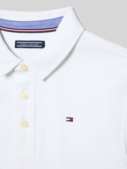 Productfoto, Poloshirt met Logo-Stickerei van Tommy Hilfiger, wit, Mix van katoen en elastaan, piqué, geribde polokraag, knoopsluiting, geborduurd logo.