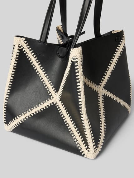 Productfoto, Tote Bag met gevlochten detail van Nanushka, zwarte dames tas met hoofdvak, smalle schouderbandjes, uitneembare binnenzak met ritssluiting, logodetail, breedte 27 cm, lengte 26 cm, diepte 27 cm