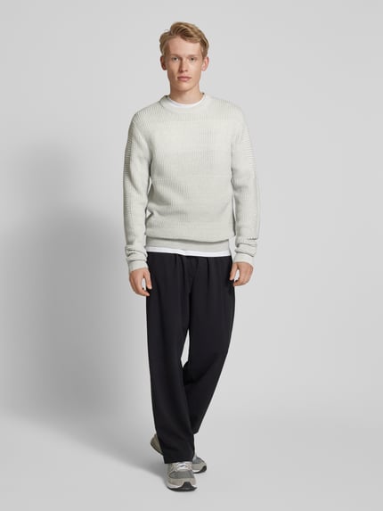 JACK & JONES Sweter z dzianiny z fakturowanym wzorem model ‘HUGO’ Jasnoszary 1