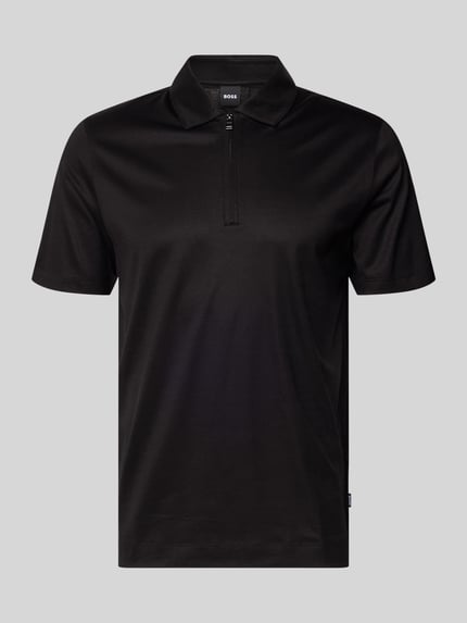 Produktfoto, Regular Fit Poloshirt aus Lyocell-Baumwoll-Mix Modell 'H-PARAS 50' von BOSS in Schwarz, unifarben, kurzer Reißverschluss, Polokragen, glatte Struktur.
